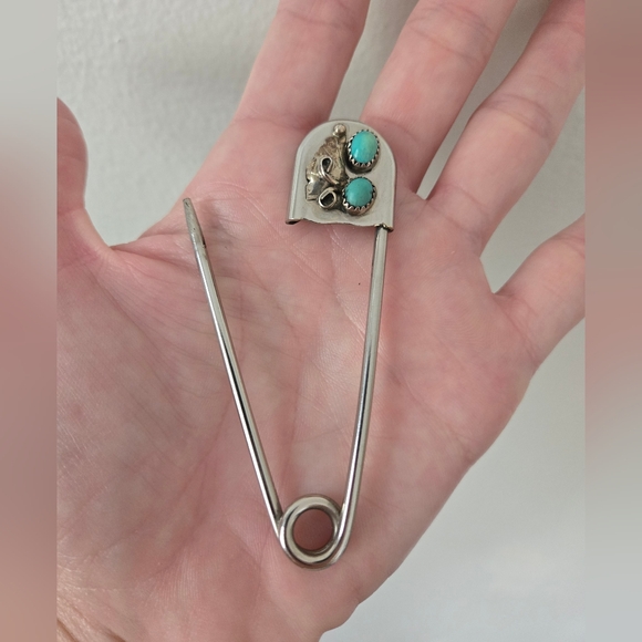 Vintage Silver and Turquoise Safety Pin Brooch Scarf Pin - Picture 3 of 8